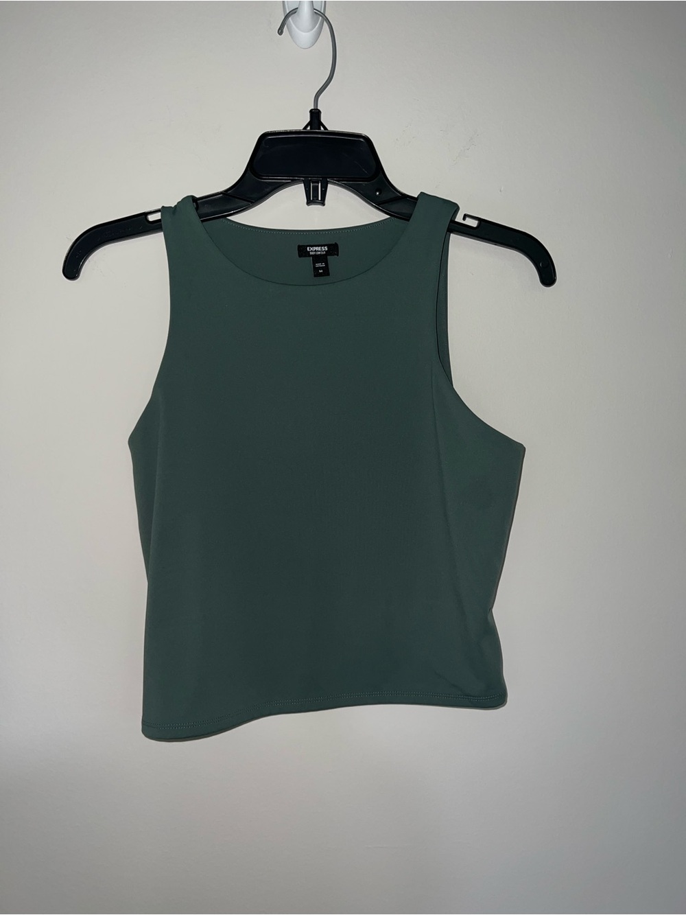 NWOT green tank top express body contour Medium